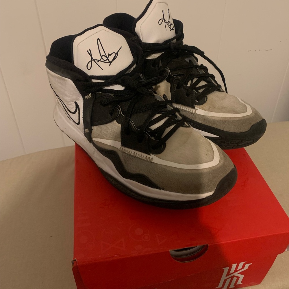 KYRIE INFINITY TB